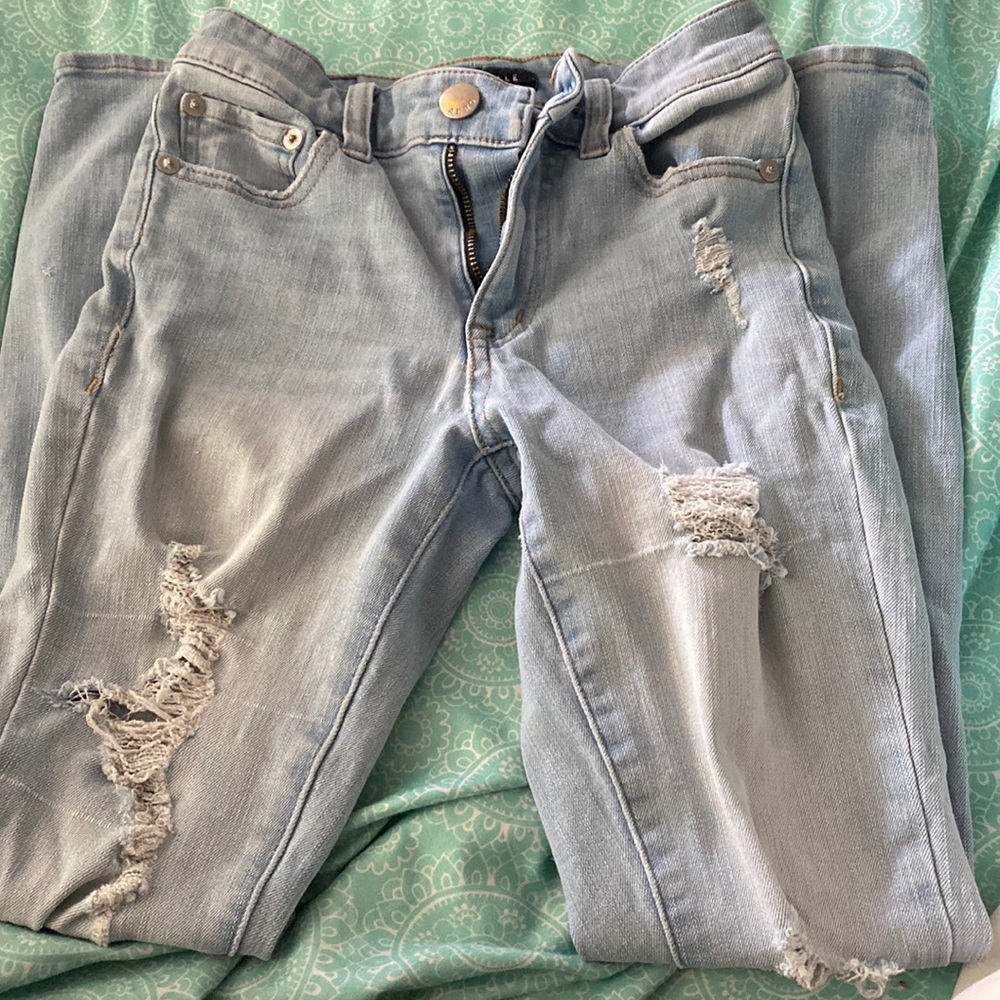 Distressed Aeropostale Jeans | 00 Short